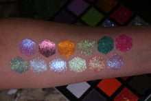 Load image into Gallery viewer, CASCABEL 30 PAN EYESHADOW PALETTE