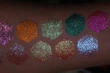 Load image into Gallery viewer, CASCABEL 30 PAN EYESHADOW PALETTE