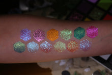 Load image into Gallery viewer, CASCABEL 30 PAN EYESHADOW PALETTE