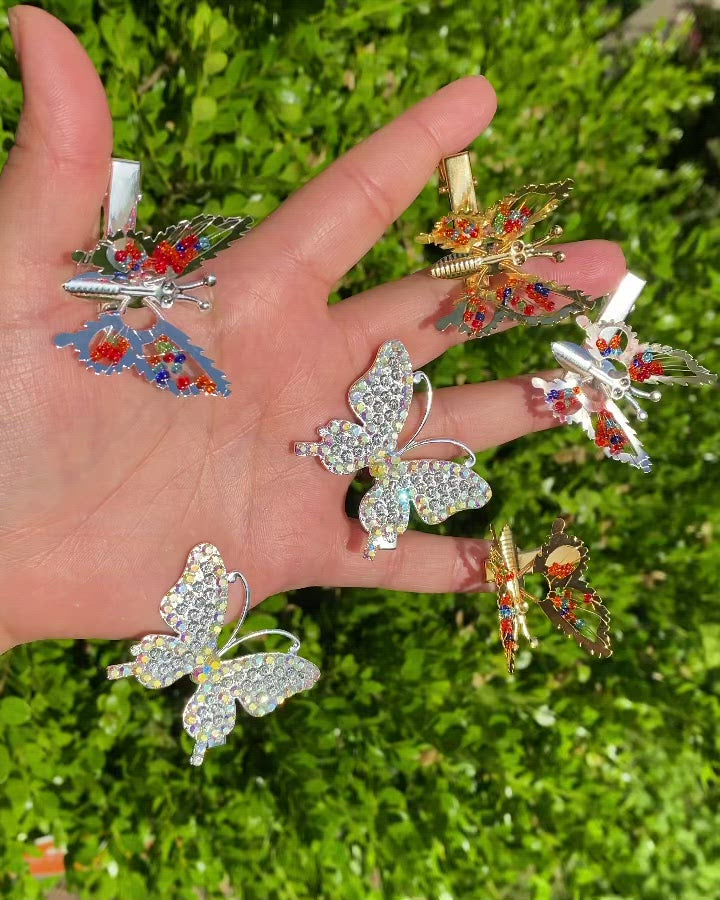 BEADED VINTAGE GOLD FLUTTERING BUTTERFLY CLIP – JelliWink  display picture 1
