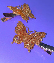 Load image into Gallery viewer, 90’s VINTAGE ROSE GOLD GLITTER BUTTERFLY CLIP SET
