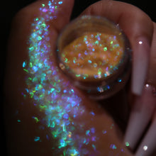 Load image into Gallery viewer, IMOGEN CHAMELEON PRISMATIC PIGMENT