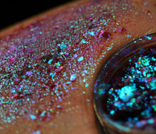 Load image into Gallery viewer, DEZENYM DRAGON SCALE CHAMELEON FLAKES