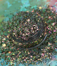 Load image into Gallery viewer, CAMILA CHAMELEON COSMIC GLITTER