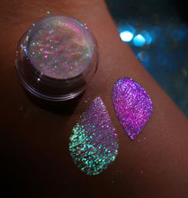 Load image into Gallery viewer, HARLOW CHAMELEON PRISMATIC PIGMENT