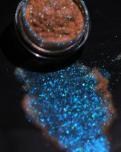 Load image into Gallery viewer, CARNELIAN CHAMELEON PRISMATIC PIGMENT