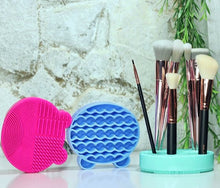 Load image into Gallery viewer, BLAIR THE BEAR BRUSH CLEANER &amp; HOLDER
