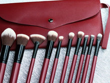 Load image into Gallery viewer, SYRAH BRUSH SET WITH WRISTLET POUCH
