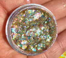 Load image into Gallery viewer, KUMANDRA DRAGON SCALE CHAMELEON FLAKES
