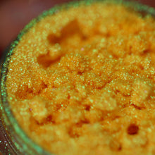 Load image into Gallery viewer, HONEY DIAMOND PRISMATIC PIGMENT
