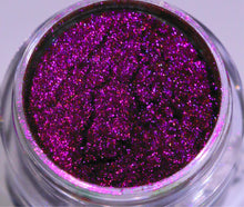 Load image into Gallery viewer, MAGENTA CHAMELEON PRISMATIC PIGMENT
