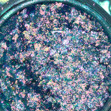 Load image into Gallery viewer, LIBELLE DRAGON SCALE CHAMELEON FLAKES
