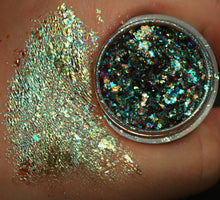 Load image into Gallery viewer, DALINDA DRAGON SCALE CHAMELEON FLAKES
