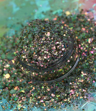 Load image into Gallery viewer, CAMILA CHAMELEON COSMIC GLITTER
