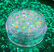 Load image into Gallery viewer, CHARM COSMIC GLITTER
