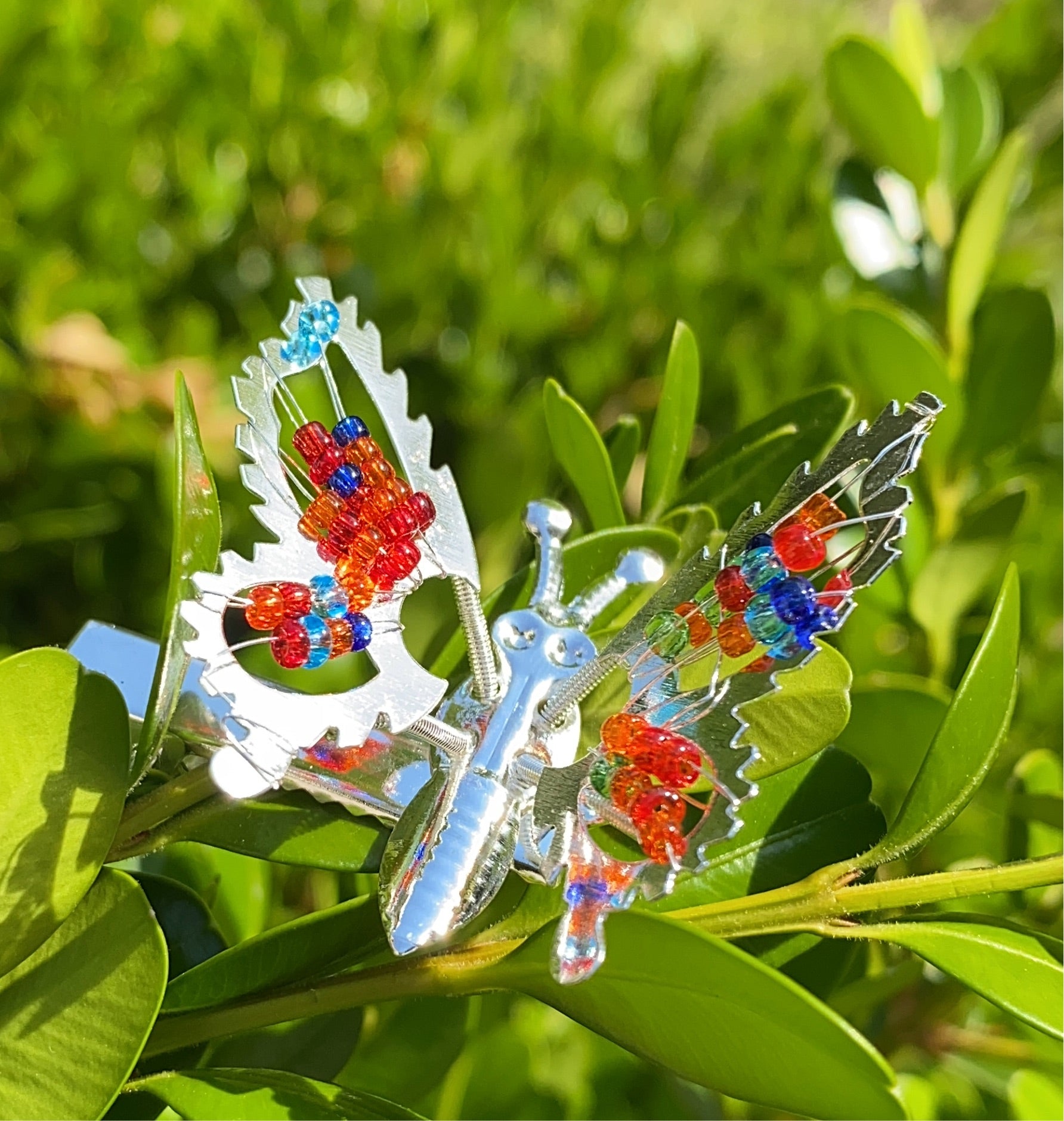 BEADED VINTAGE SILVER FLUTTERING BUTTERFLY HAIR CLIP  display picture 1