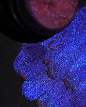 Load image into Gallery viewer, OBSIDIAN CHAMELEON PRISMATIC PIGMENT
