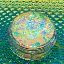 Load image into Gallery viewer, RYOKO DRAGON SCALE CHAMELEON FLAKES
